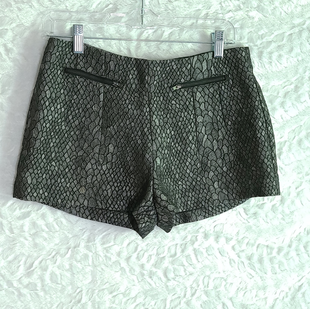 Sans Souci Shorts Black and Grey Size M